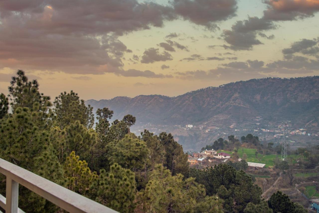 Hillcrest Uphills Leilighet Kasauli Eksteriør bilde